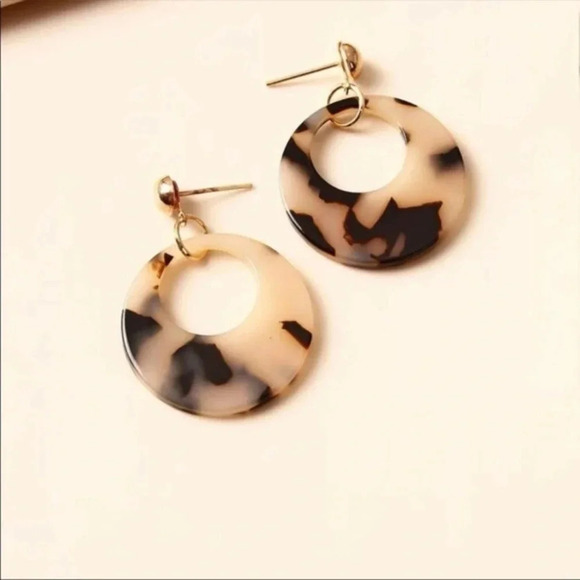 Tortoise Shell Acrylic Hoop Earrings | Neutral Statement Dangle Jewelry - Picture 1 of 4